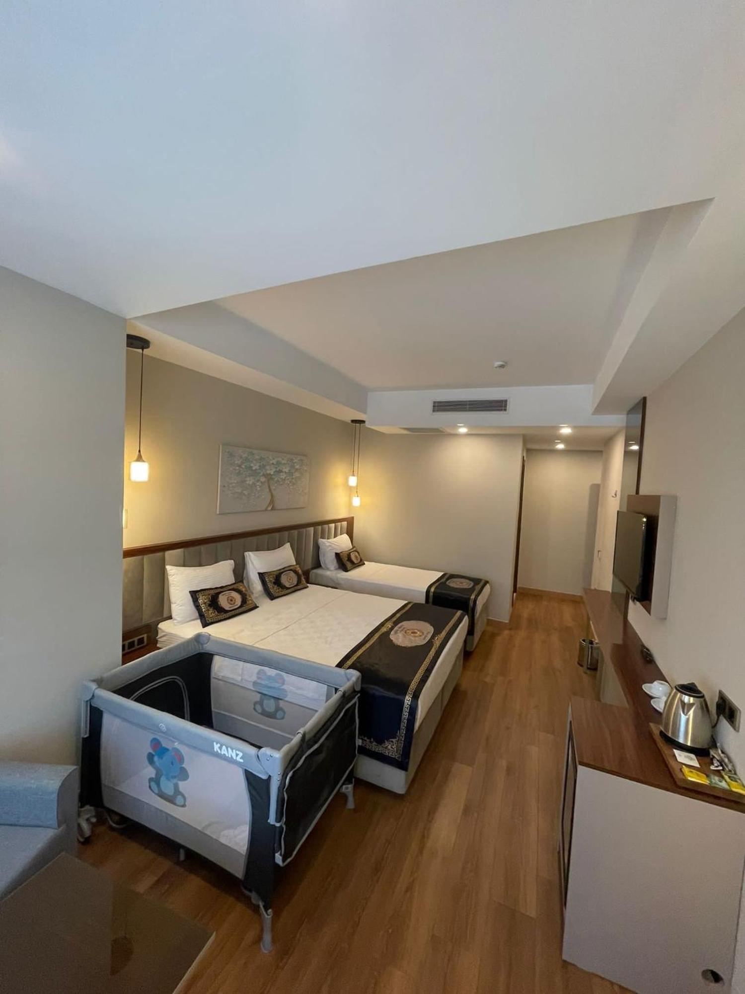 Grand Hamit By Karadayi Airport Hotel Arnavutkoy Kültér fotó